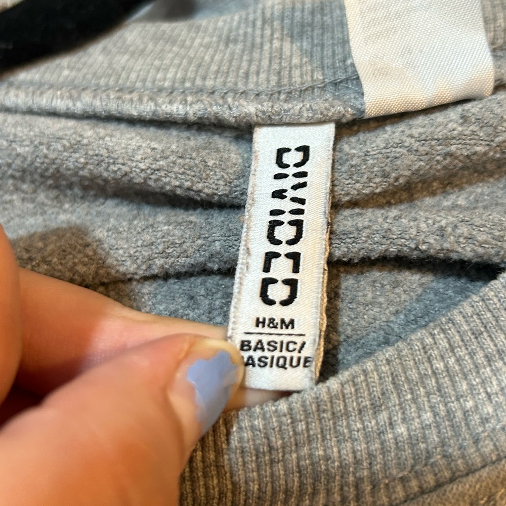 H&M Men's Heather Gray Crewneck Sweater - Picture 4 of 5